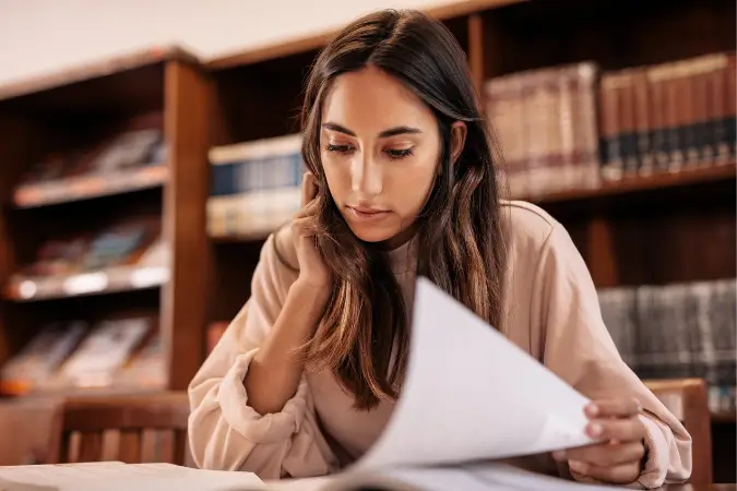 O Enem se consolida como uma alternativa viável para quem busca estudar fora do Brasil | Foto: Reprodução/Canva
