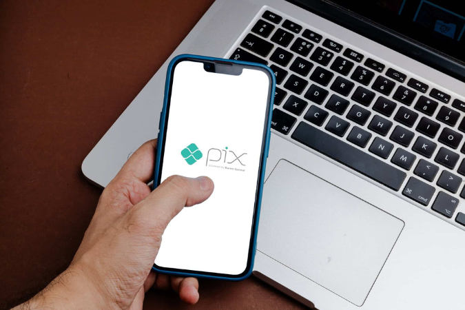 Fake news sobre o Pix e seus impactos na economia brasileira.
