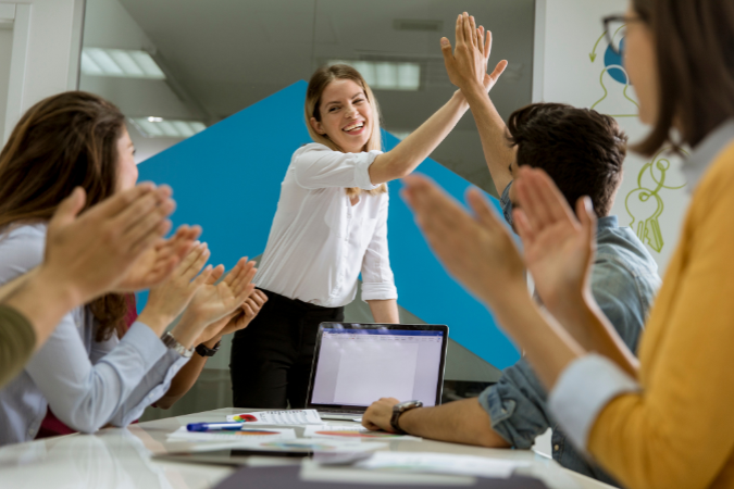 Empreendedorismo feminino na economia azul, promovendo sustentabilidade e inovação.