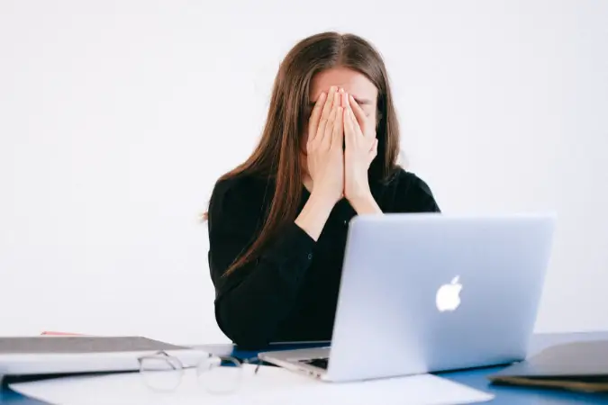 O reajuste no seguro-desemprego é um alívio importante para trabalhadores em momentos de transição, mas é essencial utilizá-lo com planejamento | Foto: Reprodução/Canva