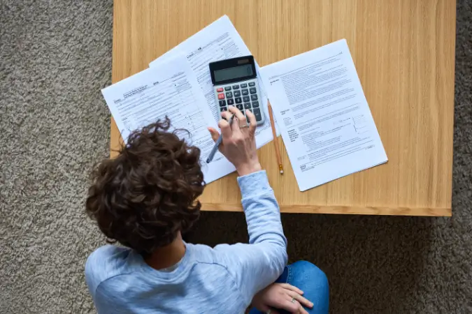 A atualização da faixa de isenção é uma notícia positiva para o trabalhador brasileiro, principalmente para aqueles que ganham até dois salários mínimos | Foto: Reprodução/Canva