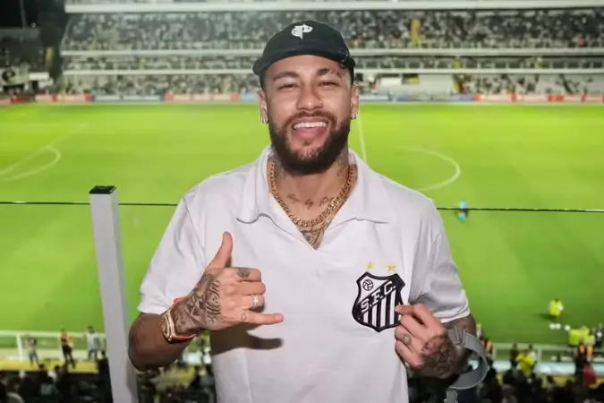 Jogador rescinde contrato com o Al-Hilal e volta ao clube que o revelou | Foto: Divulgação/Santos