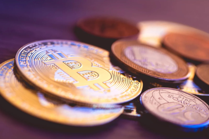 Investimentos alternativos como estratégia de diversificação econômica.








