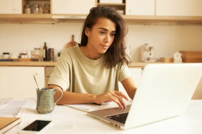 Lista de cursos gratuitos para aprender novas habilidades em 2025.