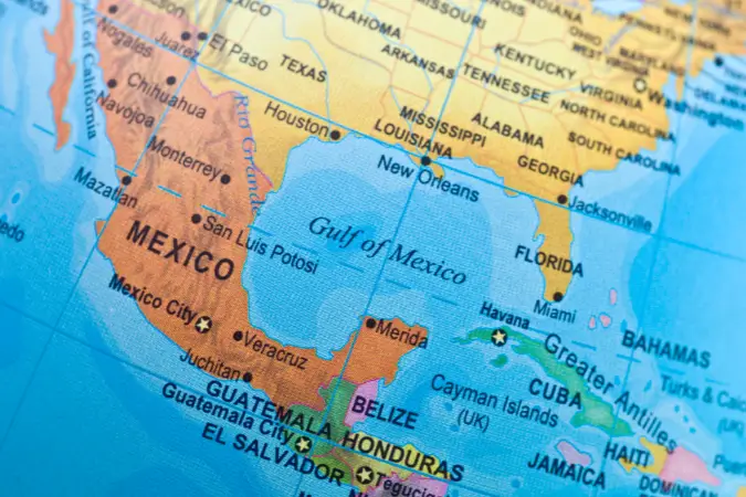 A renomeação do Golfo do México para "Golfo da América" no Apple Maps e Google Maps reforça o papel da tecnologia na difusão de narrativas políticas e históricas. A reação de países afetados, como o México, indica que a questão pode se desdobrar em debates internacionais sobre o controle da informação geográfica e sua governança