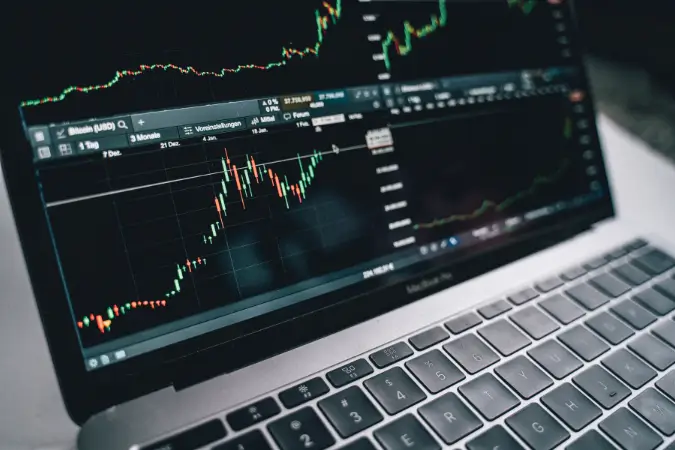 Os dados serão divulgados em breve, e a análise desses indicadores ajudará a compreender melhor os rumos da economia global | Foto: Reprodução/Canva