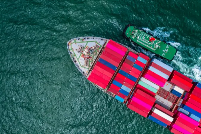 Exportar produtos dos EUA como pessoa comum é possível, mas exige planejamento e atenção às regras alfandegárias. Custos