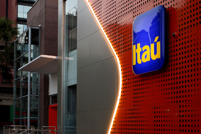 Itaú Unibanco anuncia lucro recorde de R$ 41,4 bilhões em 2024.