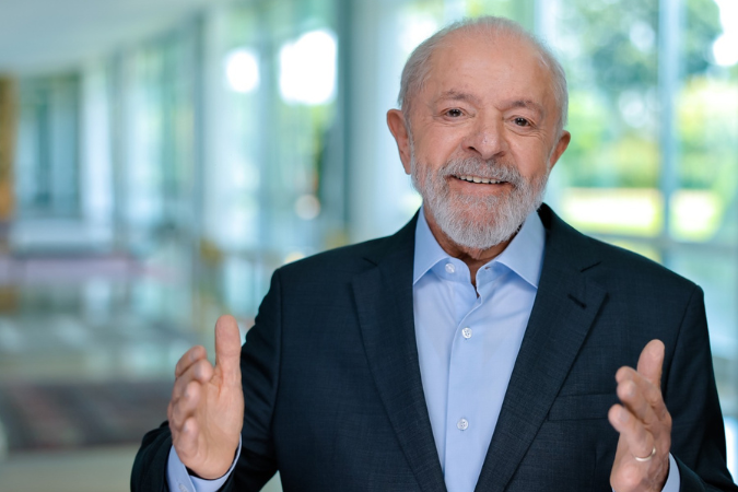 Lula anuncia novos benefícios do Pé-de-Meia e Farmácia Popular