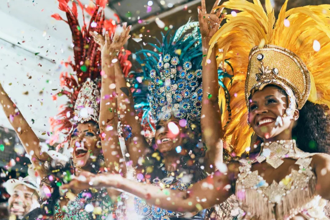 Turismo no Carnaval 2025 com previsão de R$ 12 bilhões.